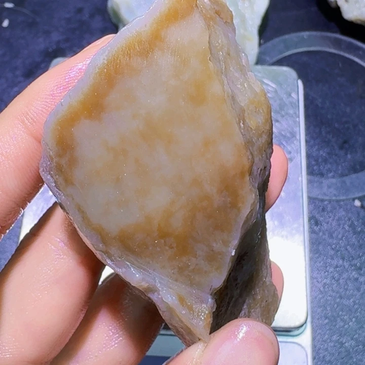 未镶嵌和田玉（糖玉）珠宝半成品