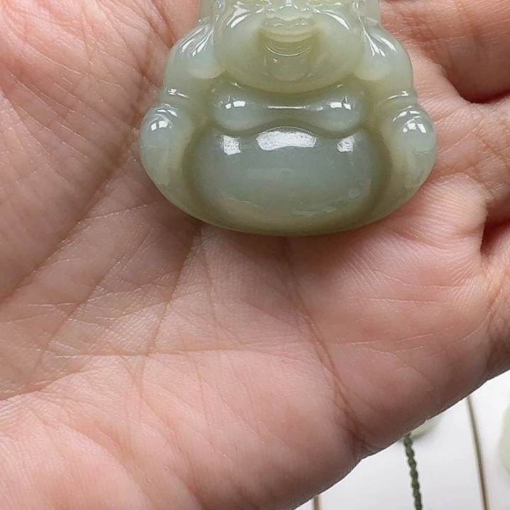 8***8和田玉（糖玉）未镶嵌颈饰