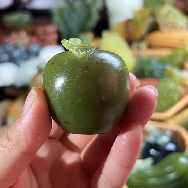 蛇纹石玉苹果未镶嵌吉***、