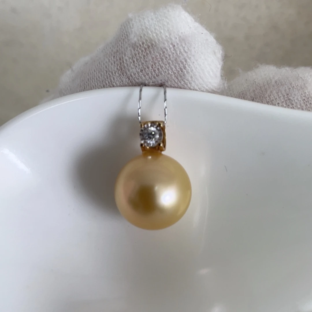 18K金镶嵌海水珍珠吊坠(不含链)12.6mm