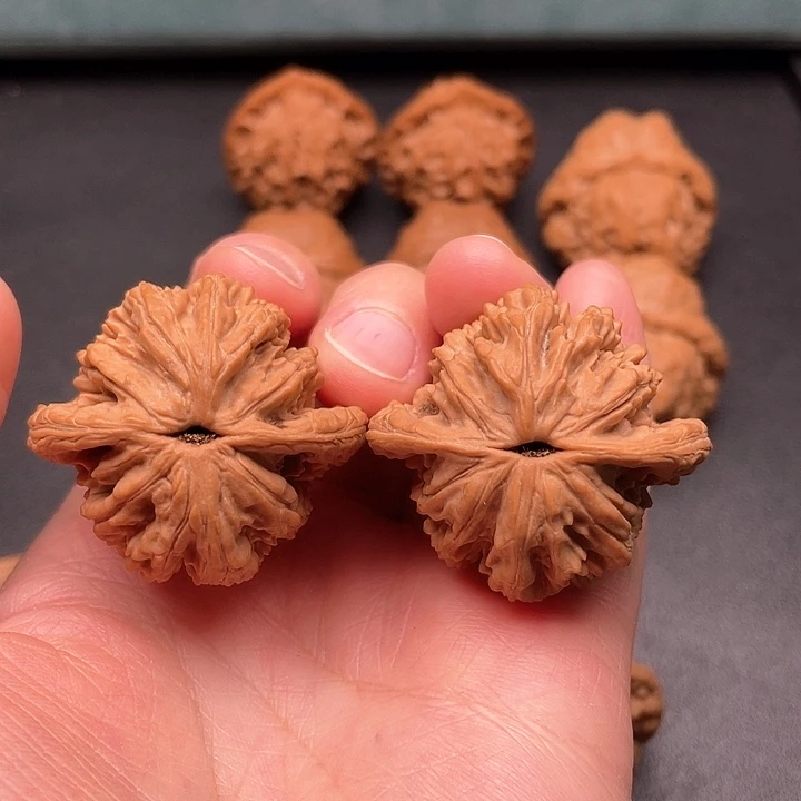 文玩核桃吊坠滔**晦虎头