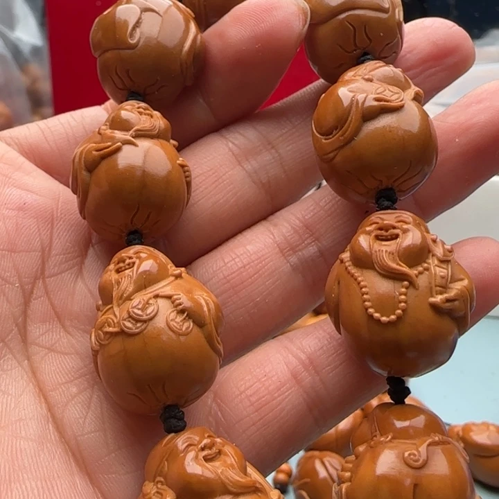 橄榄核手串雕刻工艺