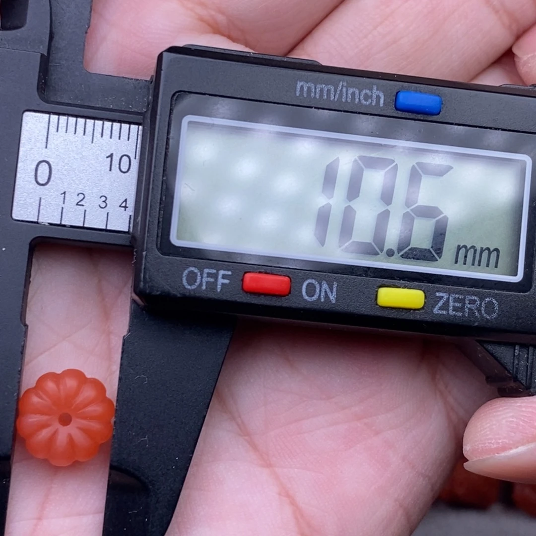 南红玛瑙配饰未镶嵌