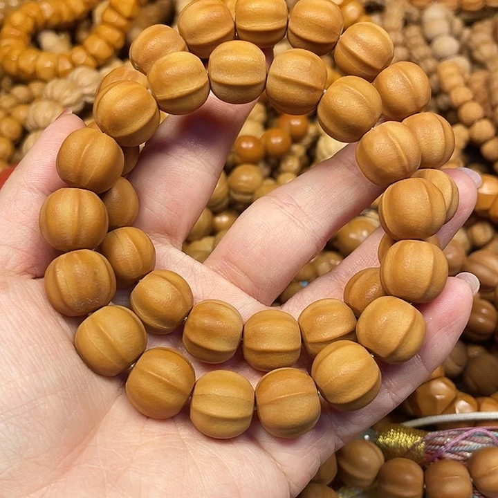 木莫****^哑光鲨鱼。