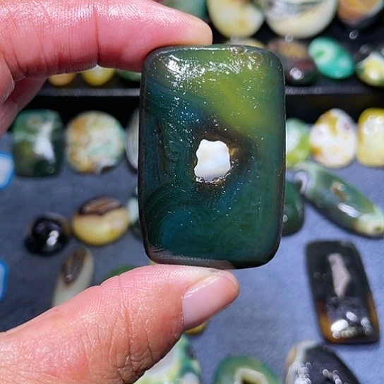 【闪购商品】未镶嵌玛瑙/玉髓珠宝奇石秋**院