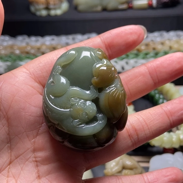 颈饰未镶嵌和田玉田*