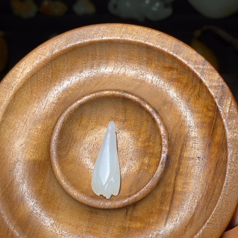 【闪购商品】颈饰未镶嵌和田玉（糖玉）
