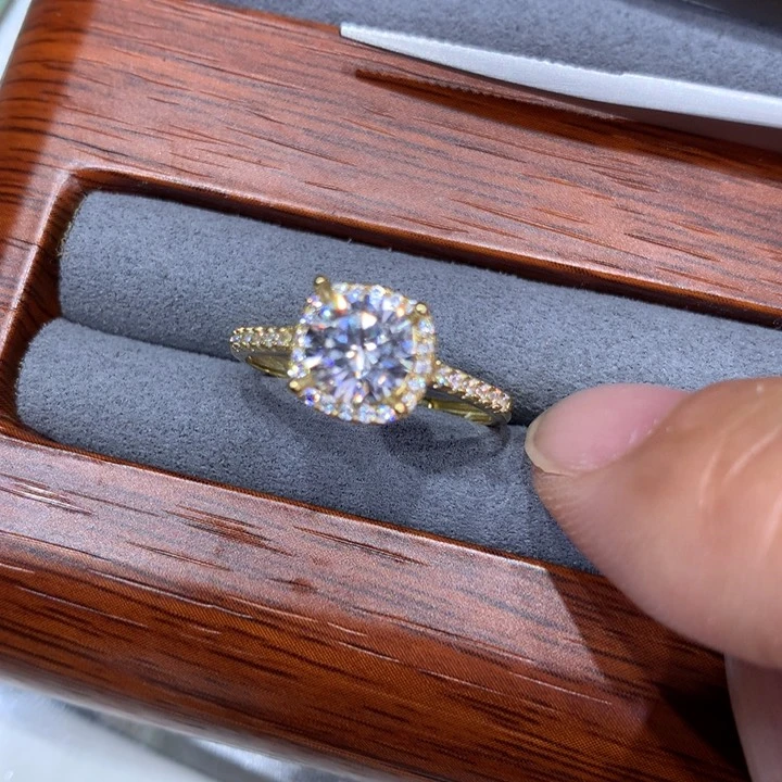 925银锆石一枚戒指