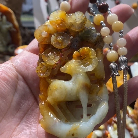 蛇纹石玉未镶嵌颈饰