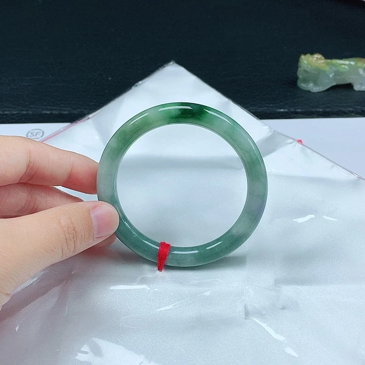 翡翠手镯未镶嵌天然翡翠手镯