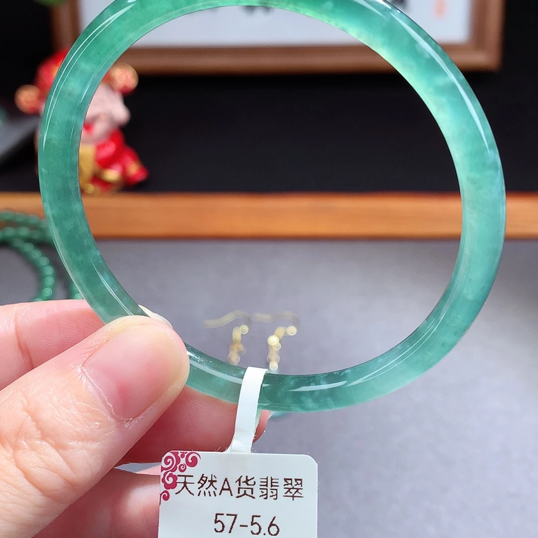 翡翠手镯（圆镯）未镶嵌