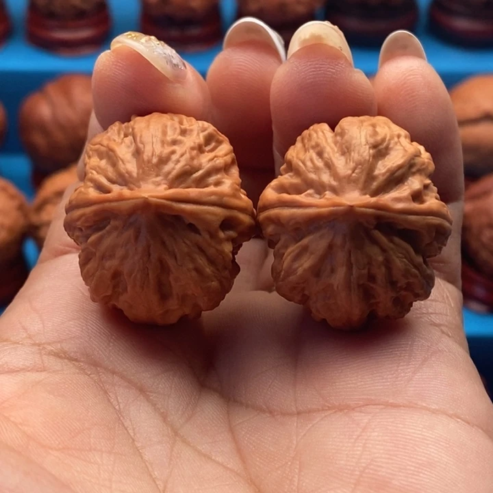 核桃精品文玩核桃手捻小宫灯