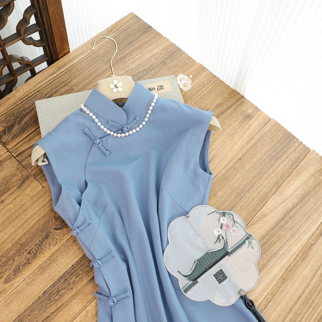 俏娘鱼2025夏季新款日常可穿素雅年轻蓝色复古新中式半开襟旗袍女