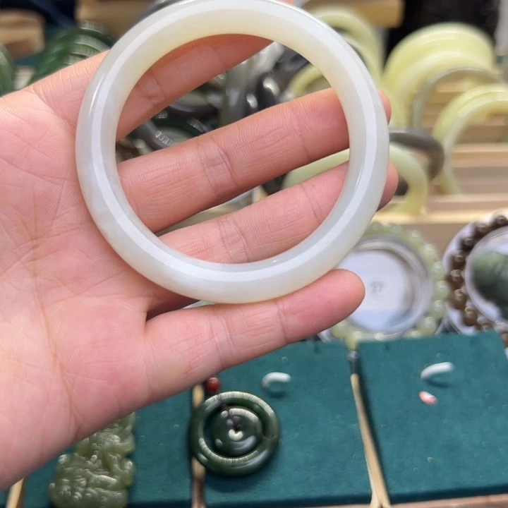 和田玉手镯未镶嵌54.8圈围0048