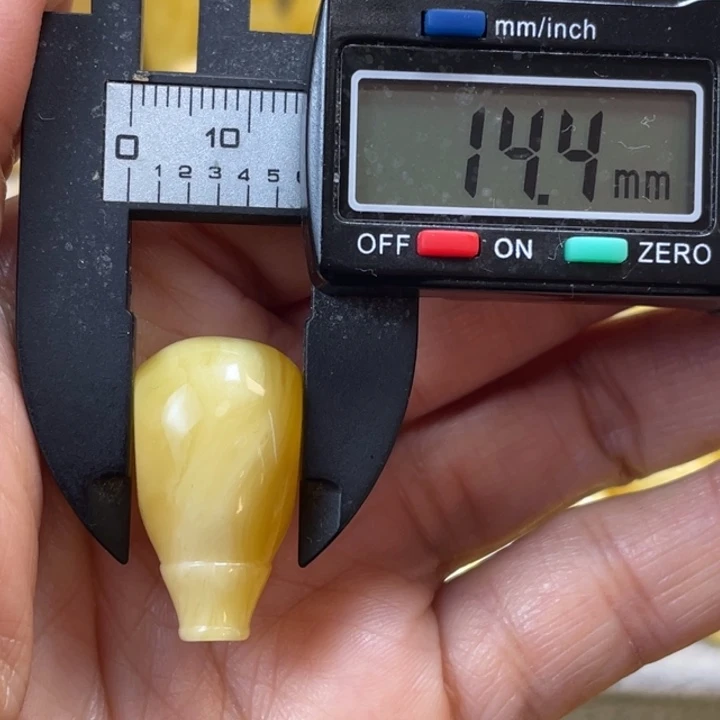 蜜蜡未镶嵌裸石51