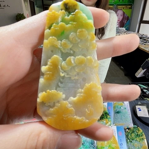 翡翠未镶嵌颈饰翡翠
