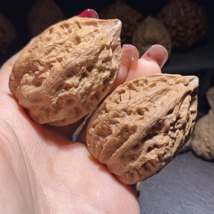文玩核桃把件东北楸子10