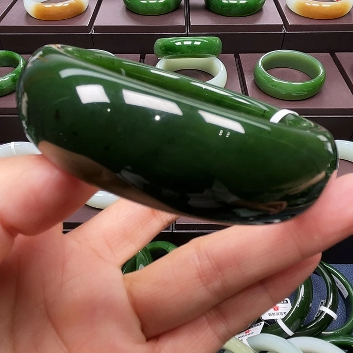 和田玉未镶嵌手镯63口径