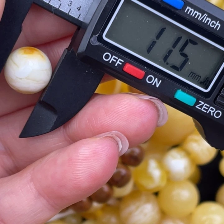 蜜蜡未镶嵌裸石微瑕262