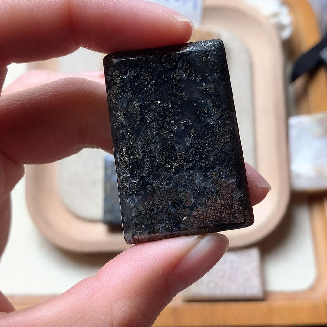 石英质玉颈饰未镶嵌盛**步