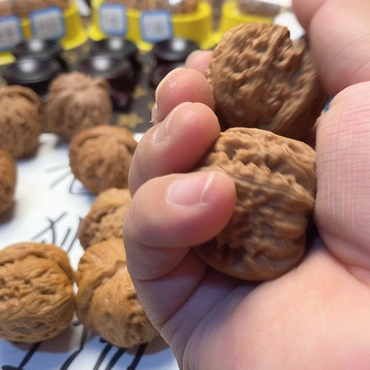 老***闫文玩核桃吊坠三角白