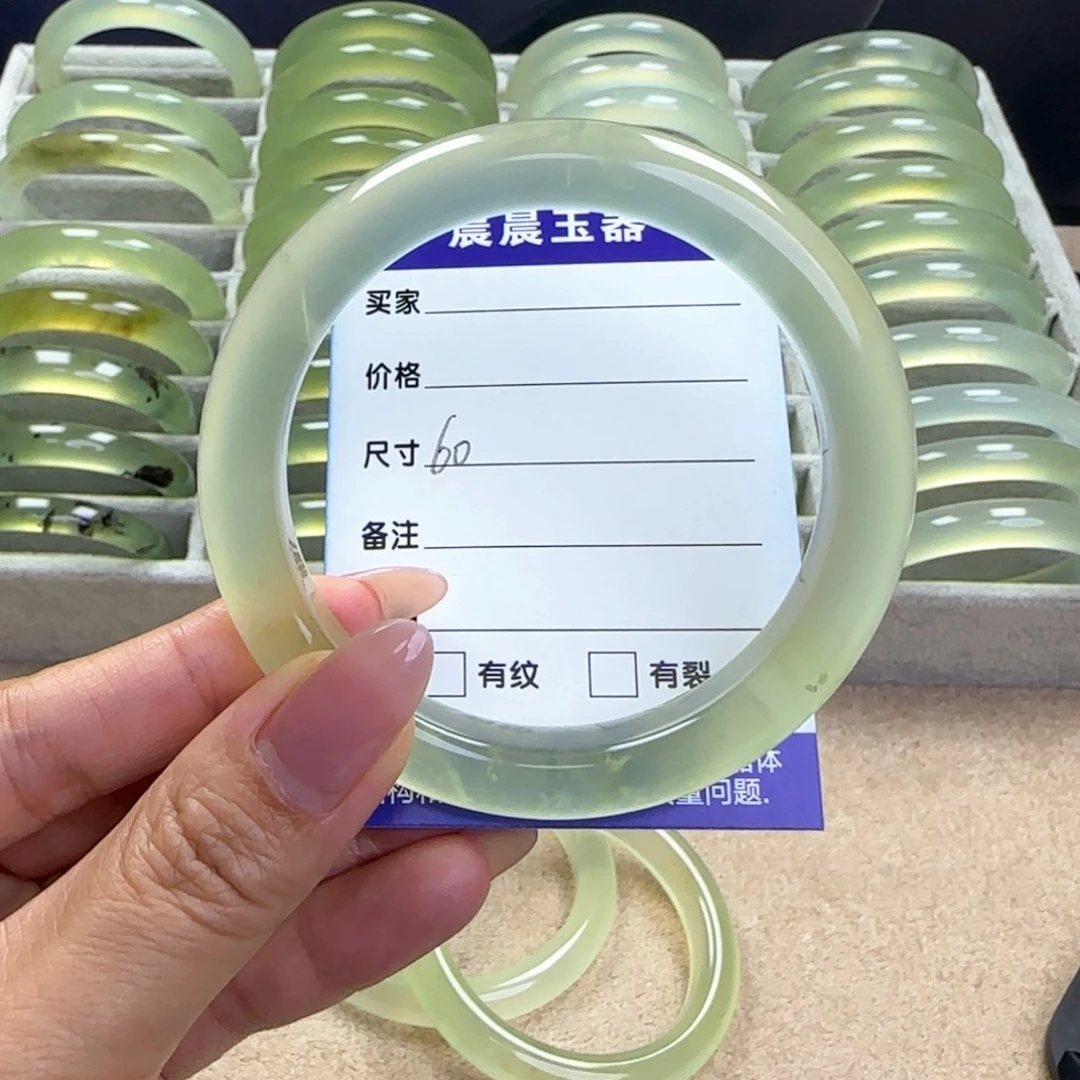 吱***-蛇纹石玉未镶嵌手镯