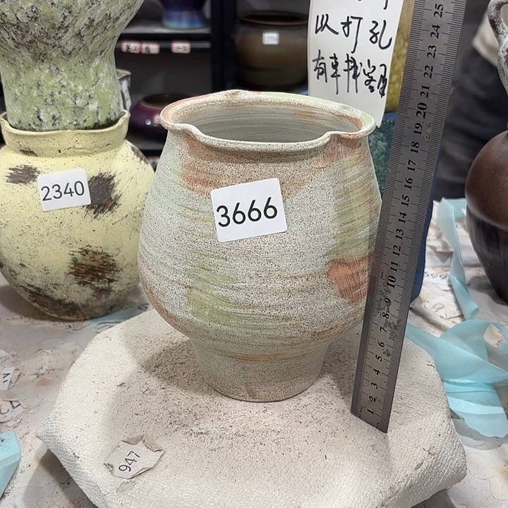 摆件高29，口10.5、无孔3666