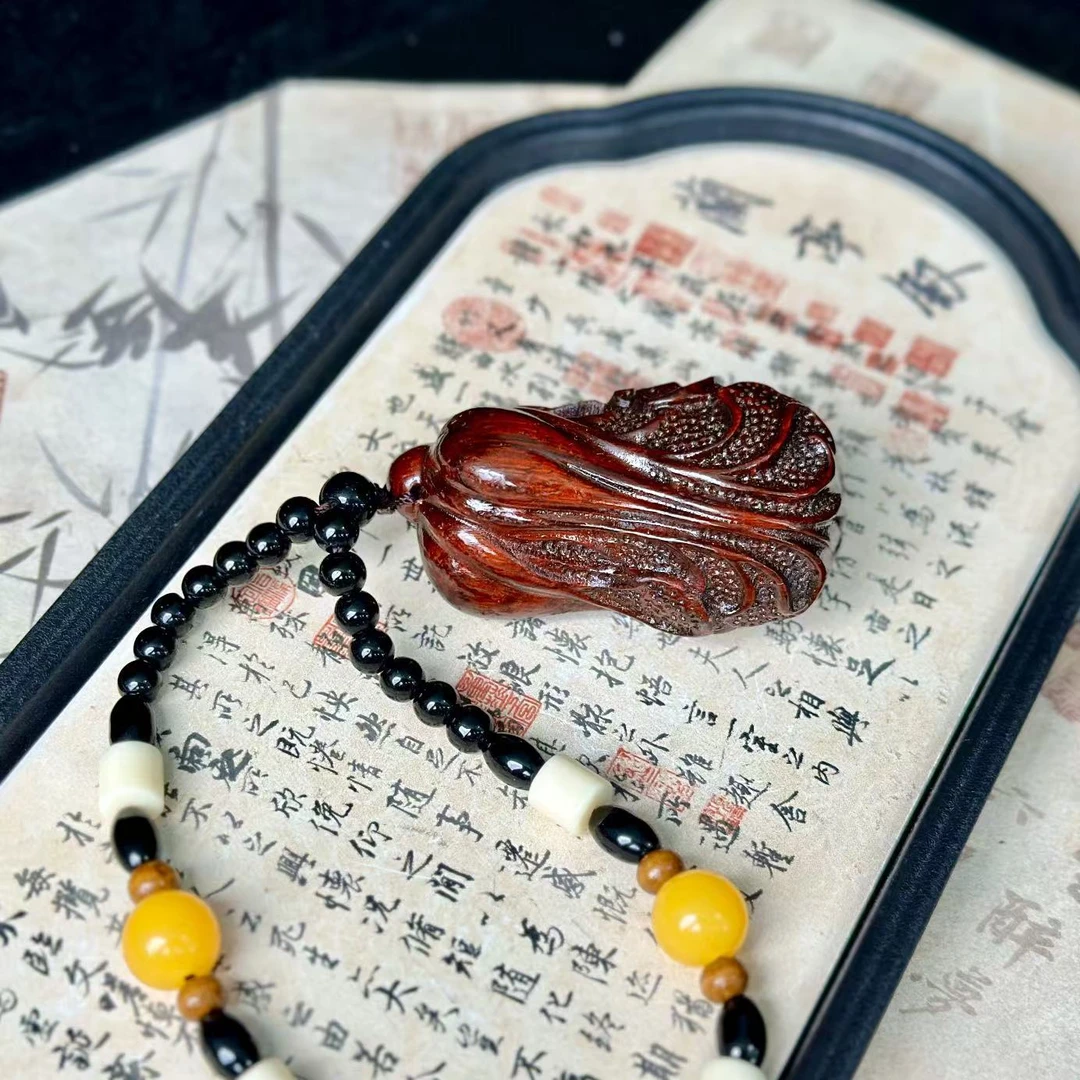 精品红檀白菜手把件（无礼盒）140