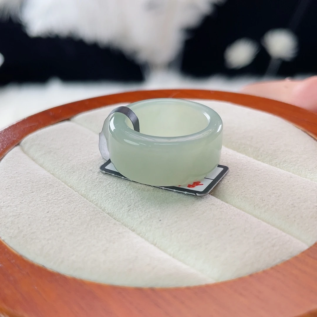 和田玉未镶嵌戒指l3。俄蓝圆切。16.8。不退换