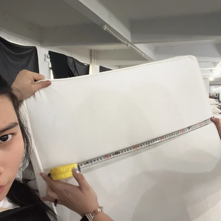 白色超厚坐垫发1个66*66