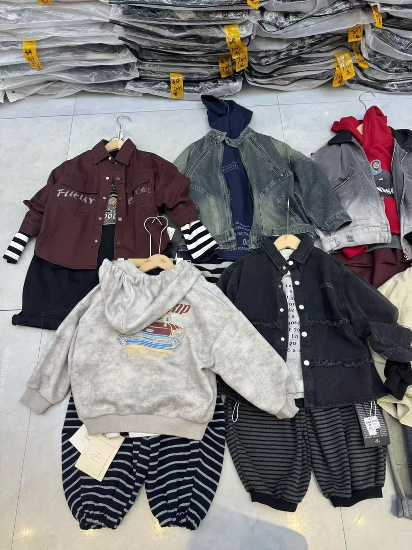 昌乐壹号童仓实体断码清仓处理儿童春秋洋气炸街卫衣裤子外穿上衣