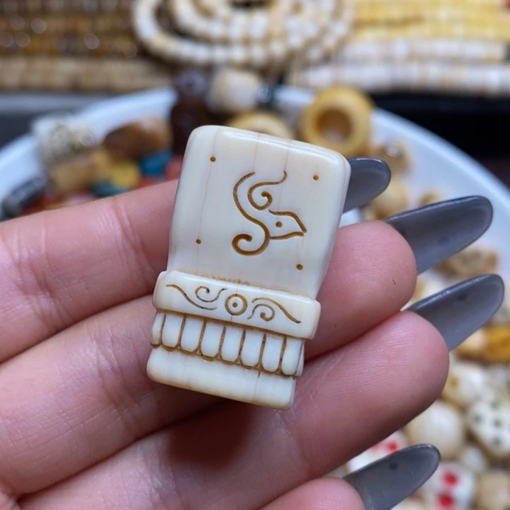 鸽*藏传文玩高白三通漏价