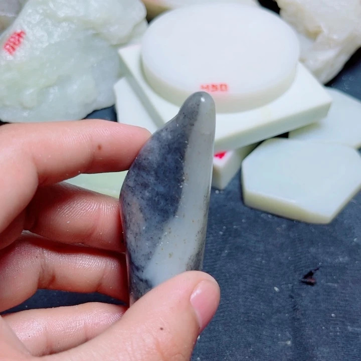 和田玉（糖玉）未镶嵌珠宝奇石