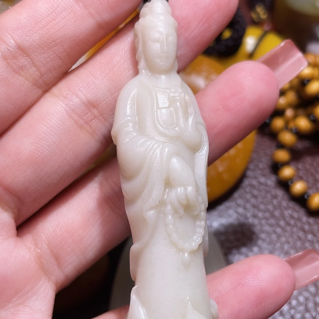 木***梦和田玉未镶嵌颈饰