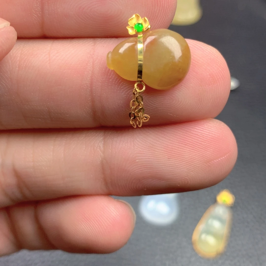 【闪购商品】颈饰18K金镶嵌翡翠翡翠