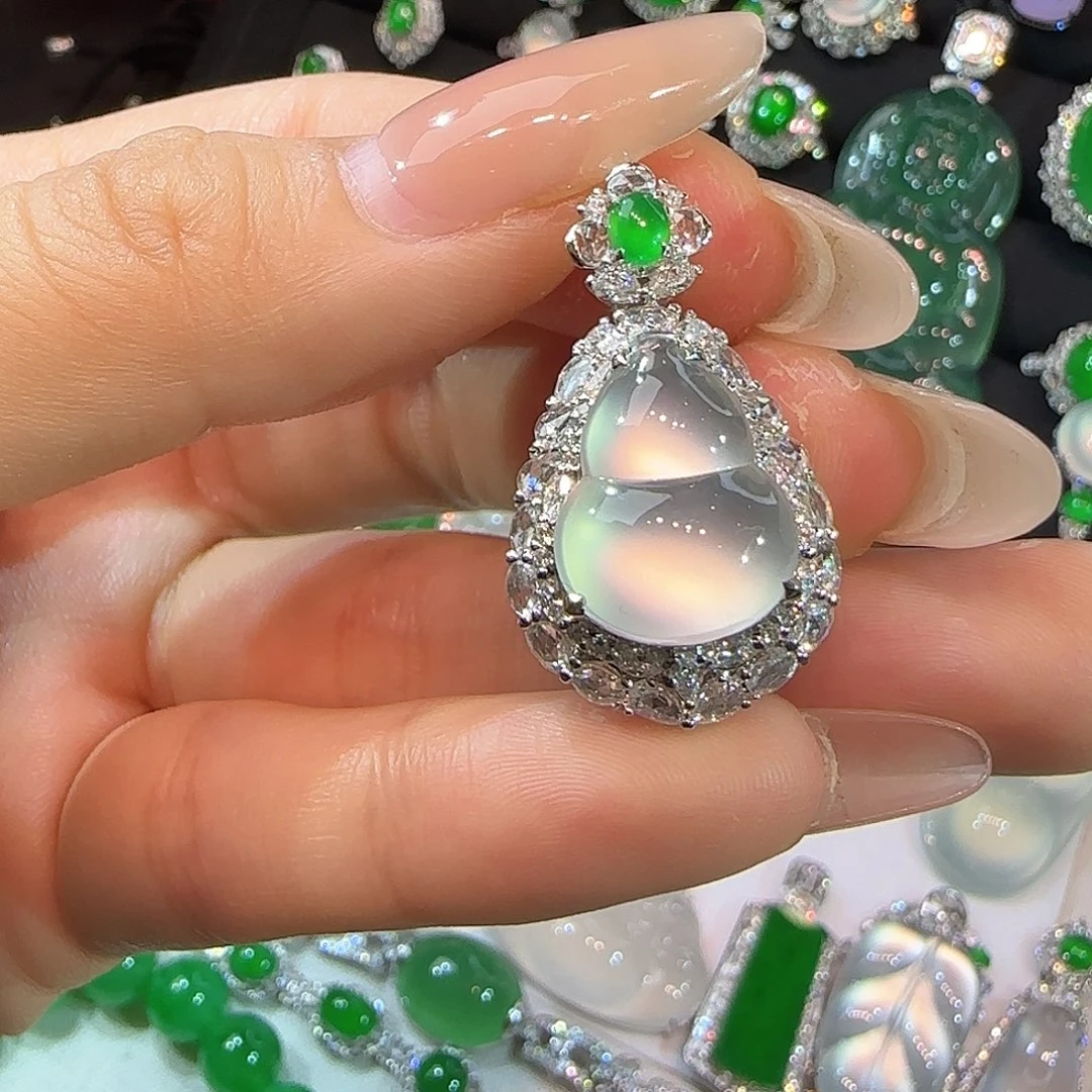 翡翠18K金镶嵌戒指