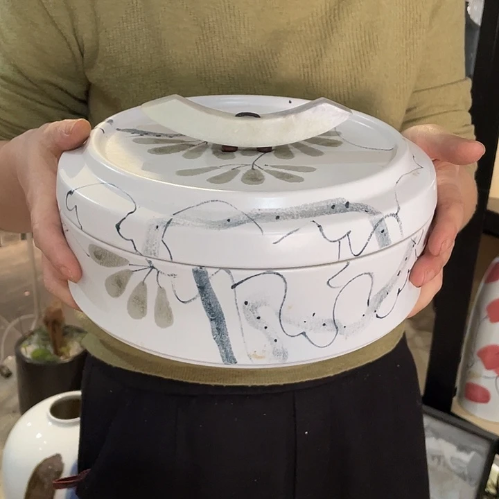 陶瓷花瓶，茶杯茶具。