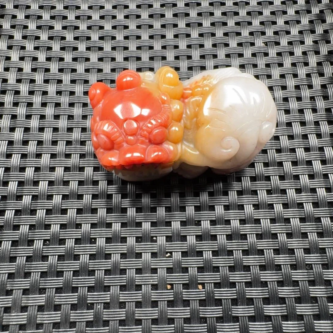 石英质玉（黄龙玉）未镶嵌颈饰