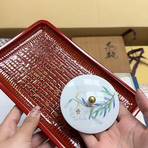 ?**悠瓷器。瓷器。瓷器。