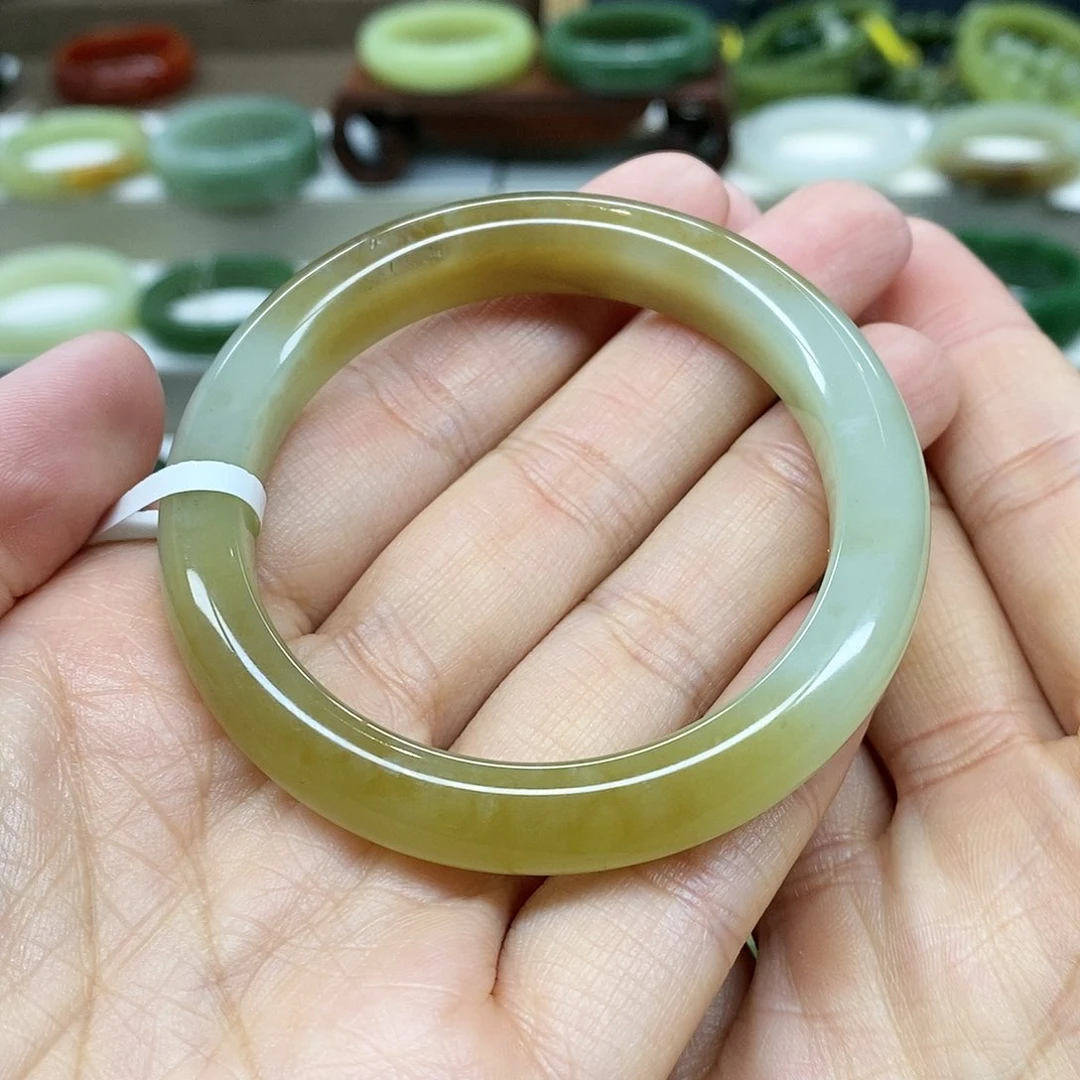 【闪购商品】未镶嵌手镯和田玉