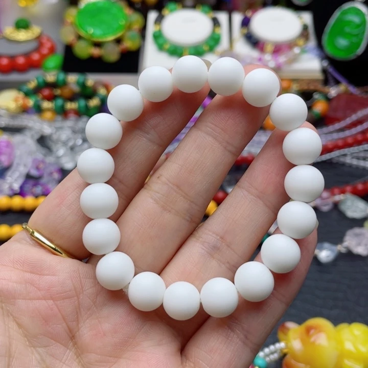 树脂制品2号白色手串