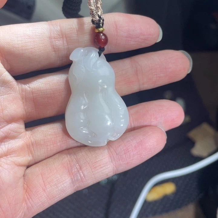 和田玉未镶嵌把件