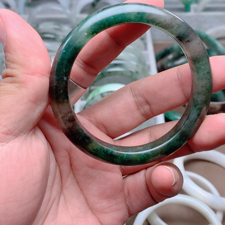 独山玉未镶嵌手镯56