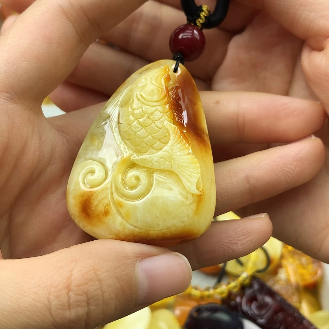 未镶嵌琥珀珠宝奇石