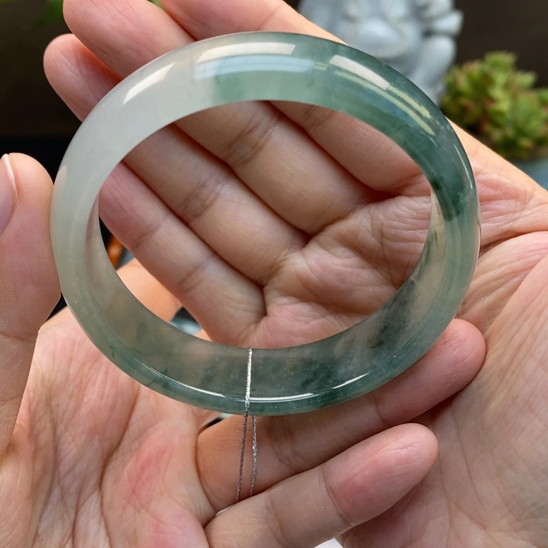 翡翠手镯未镶嵌天然