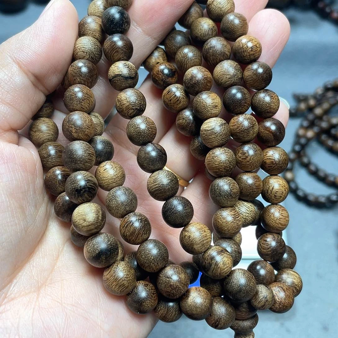 沉香手串白棋瘤和0.8