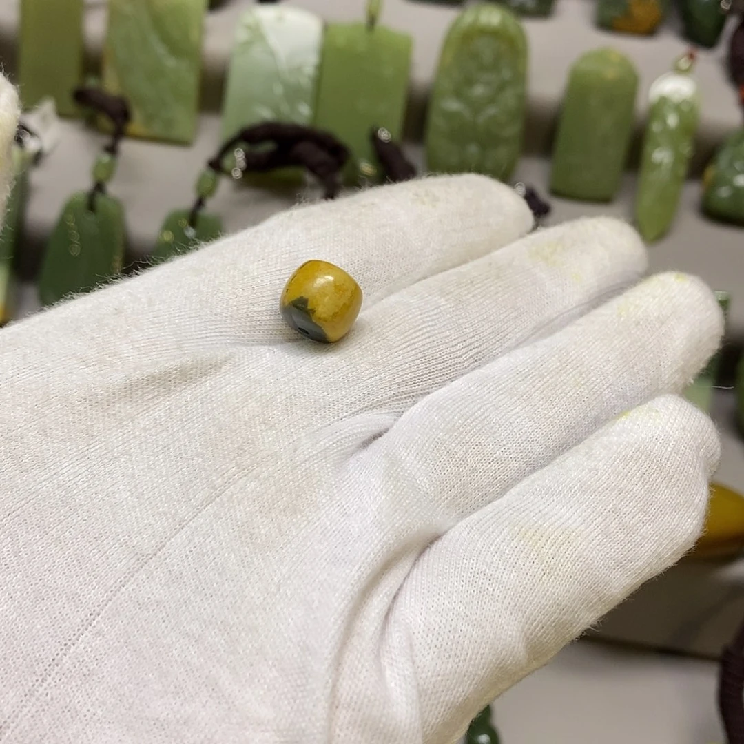 岫岩河磨玉（透闪石质玉）挂件未镶嵌扶*