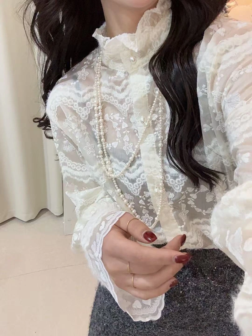 QianRH-9815早春新款法式镂空刺绣蕾丝磨毛小众设计感小香风衬衫