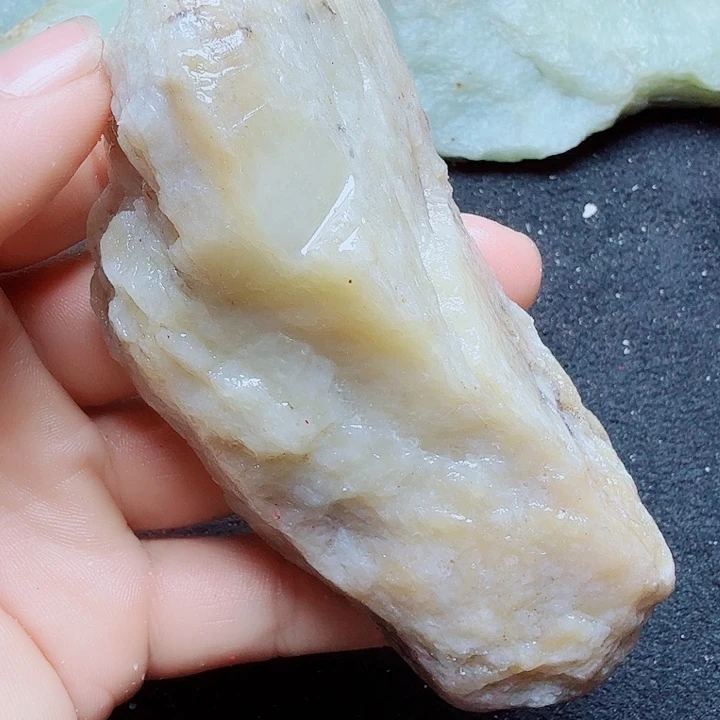 未镶嵌和田玉（糖玉）珠宝半成品