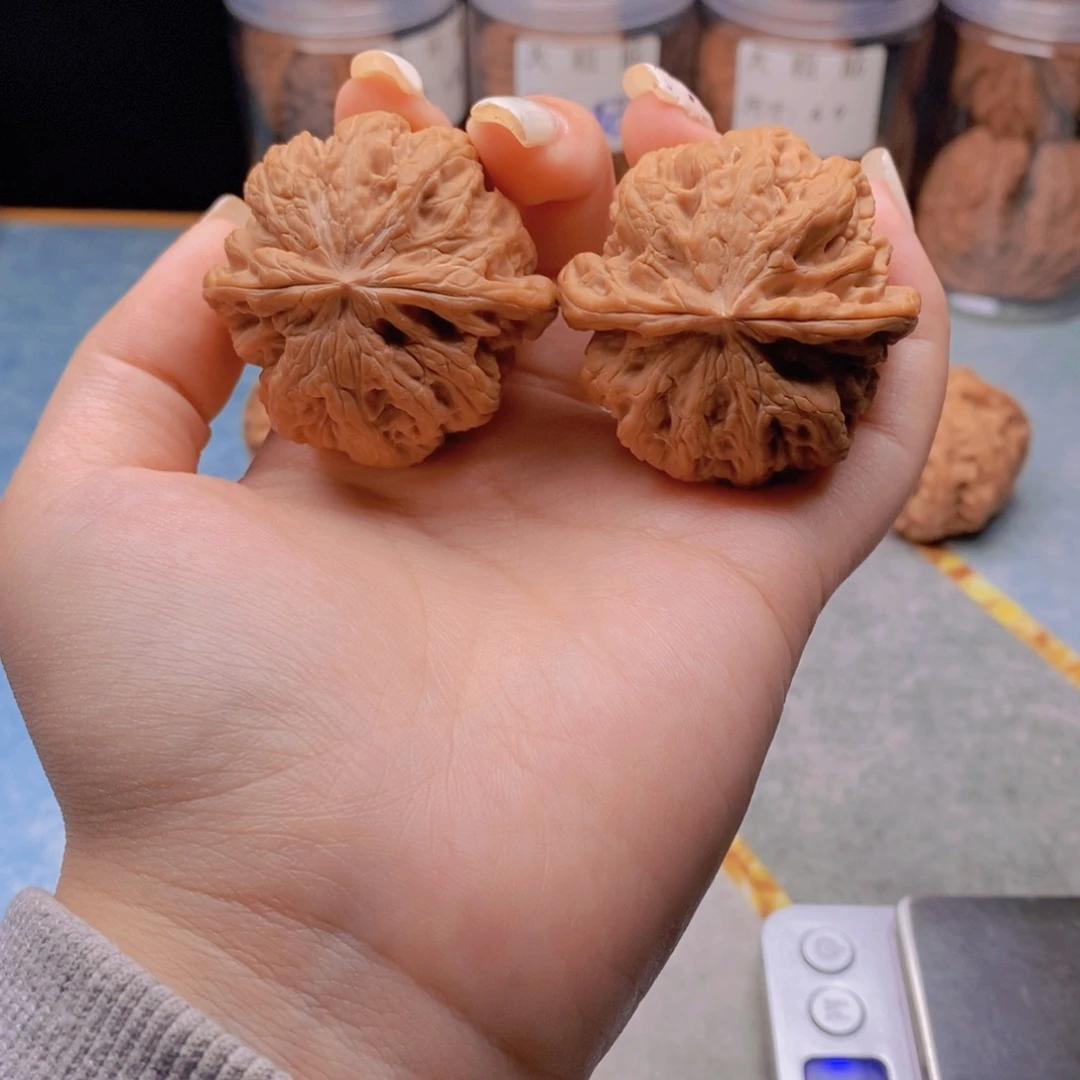 布***u吊坠文玩核桃粗筋精品对45球